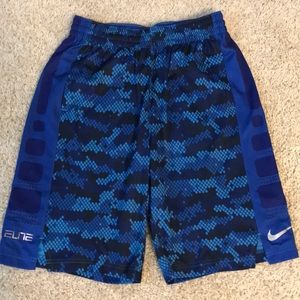 Nike Boys Shorts XL